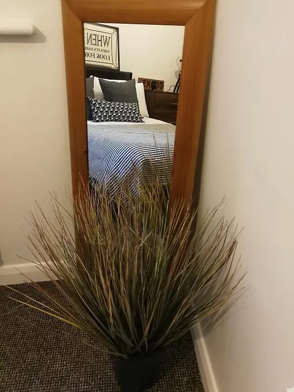 קינגסטון אפון הול Burnett Court City Centre Apartment - The Heart Of Old Town 0*, קינגסטון אפון הול